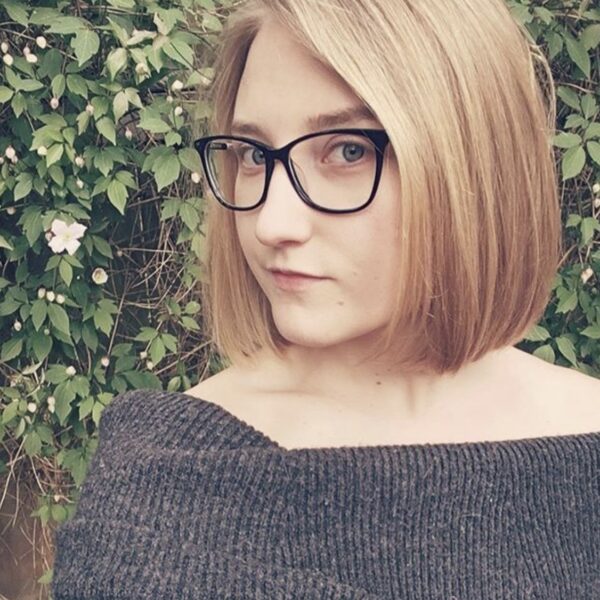 headshot van cecilia
