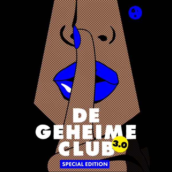 Een stukje gezicht van een vrouw: neus, mond en een vinger voor de mond die tot stilte/geheimhouding maant. De lippen zijn blauw, de nagel op de vinger ook. De huid is bruin. Een zwarte achtergrond.